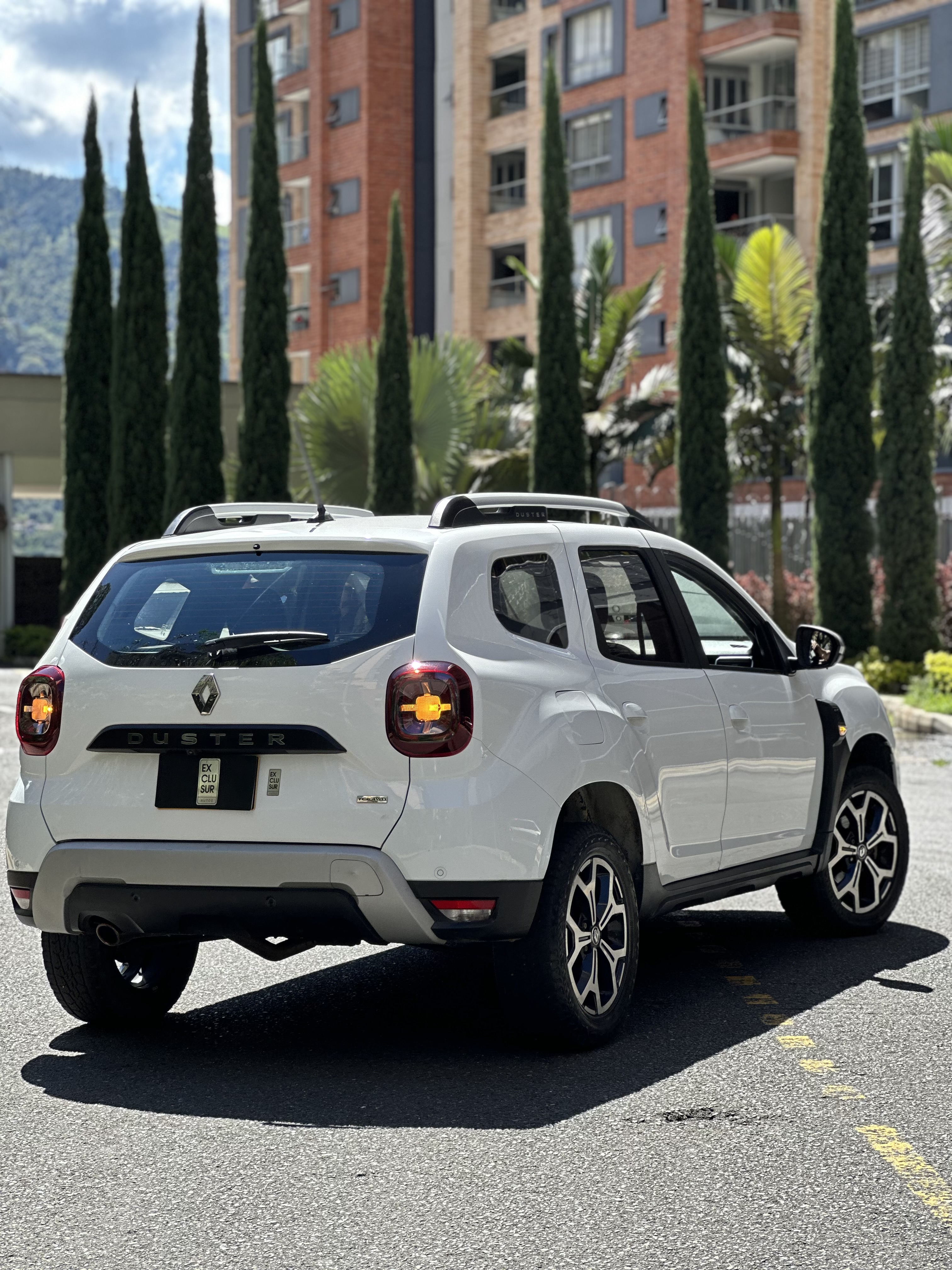 Renault Duster Iconic miniatura 7