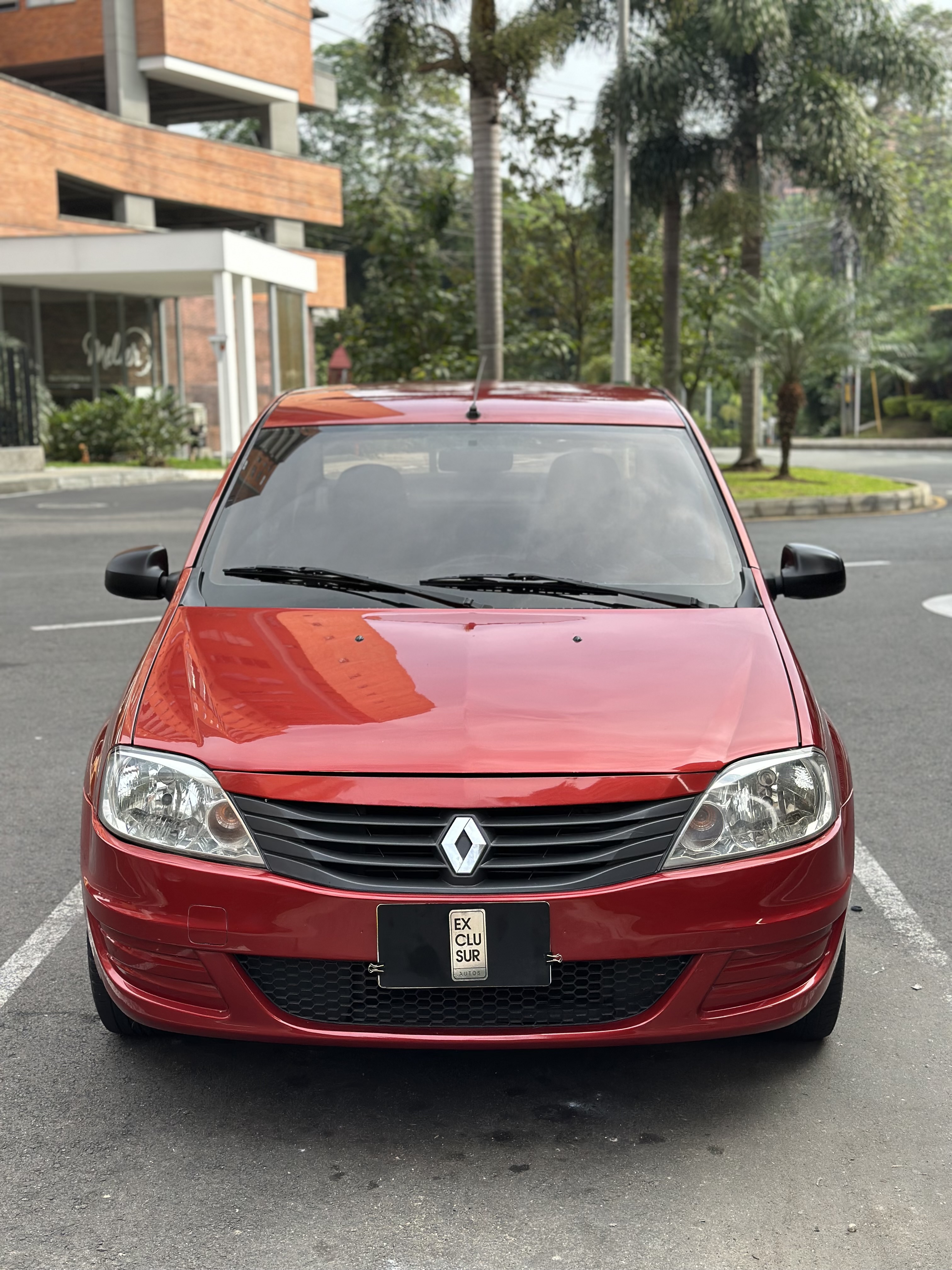 Renault Logan Familier miniatura 2