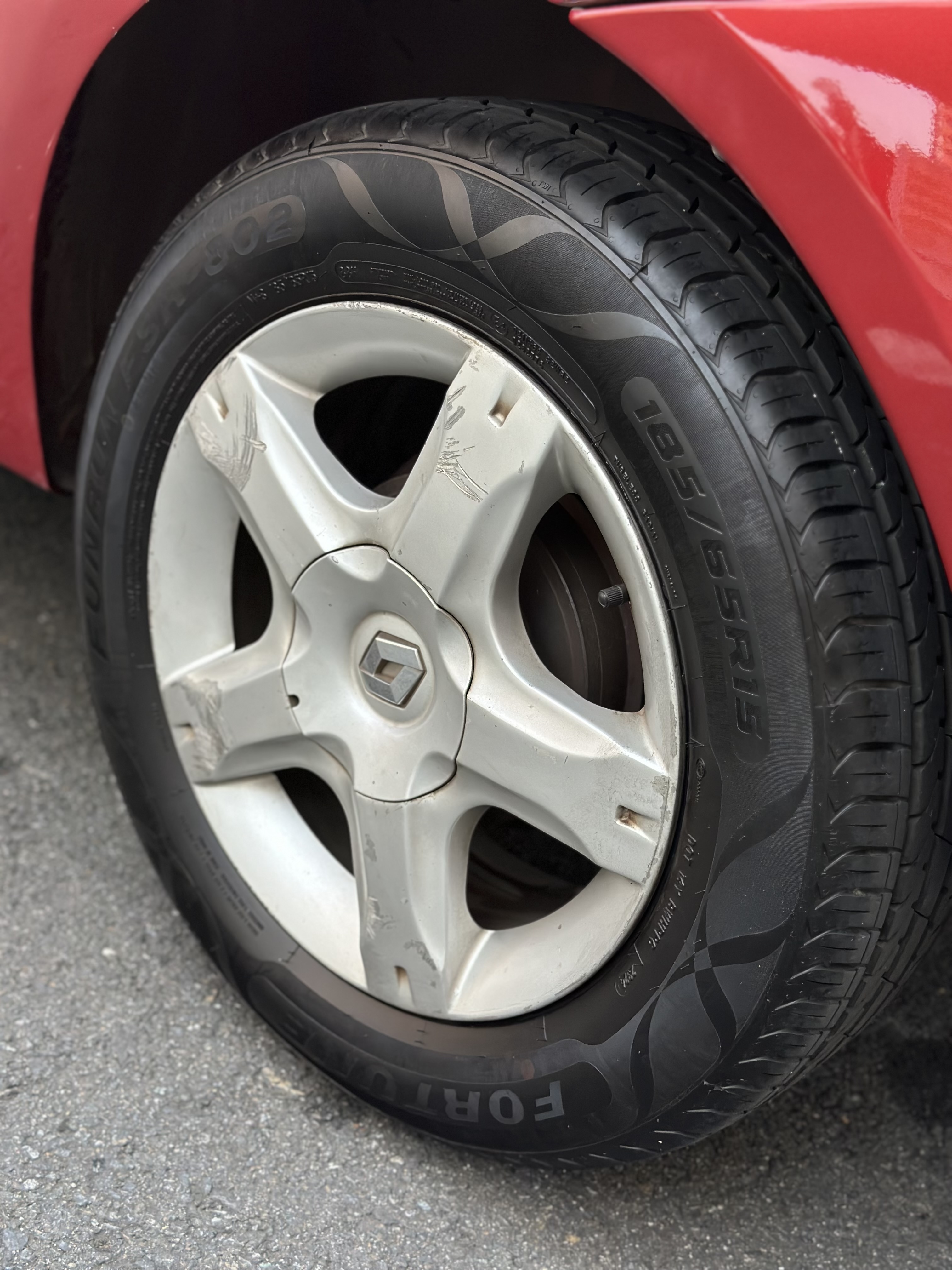 Renault Logan Familier miniatura 6