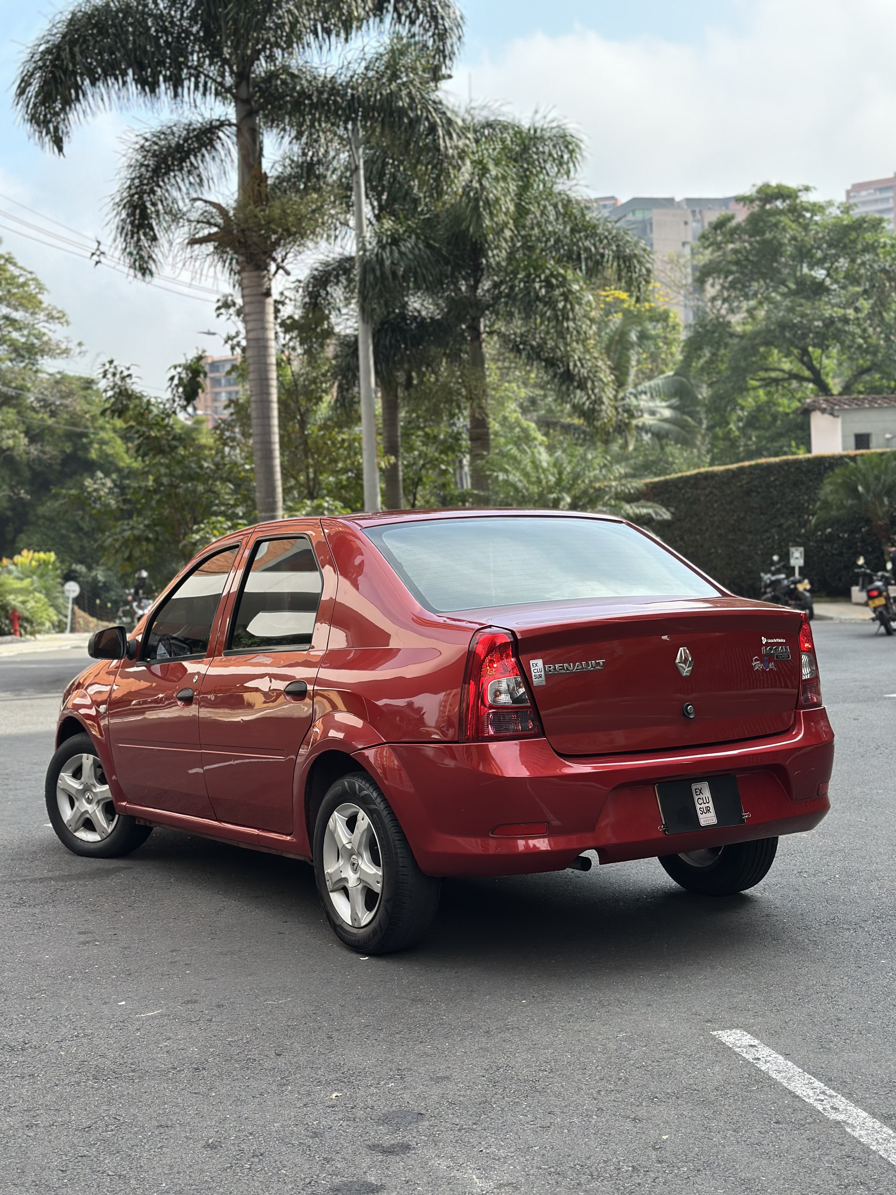 Renault Logan Familier miniatura 8